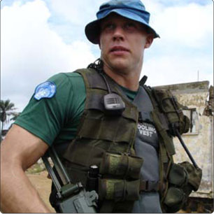 Military man wearing a TST Sweden Cooling Vest